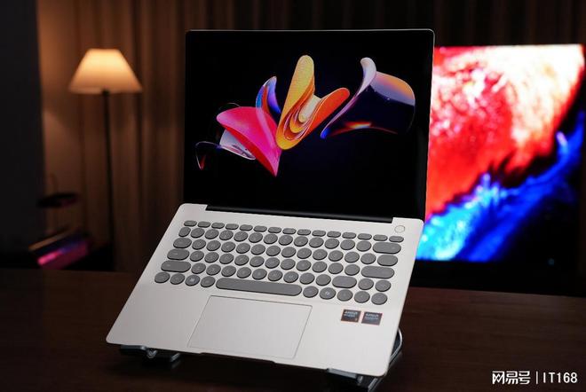 WIKO Hi MateBook 14 锐龙版图赏：把波点艺